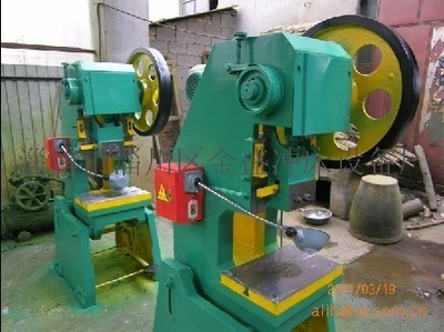 【供應(yīng)淄博沖床JB23-16T沖床 普通沖床 鍛壓機(jī)床 (圖)】價格,廠家,圖片,沖床,孫剛-